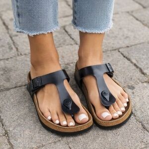 Birkenstock Shiny Black Leather T-Strap Sandal Women 10-10.5 Comfort Shoe Narrow